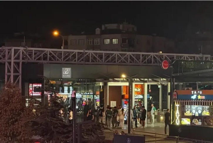 Bursaspor maçı sonrası metroda büyük yoğunluk