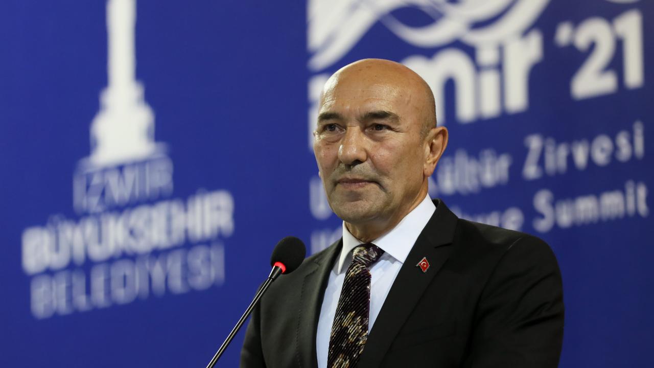 İzmir'de yolsuzluk soruşturması: Tunç Soyer dahil gözaltına alınanlar adliyeye sevk edildi
