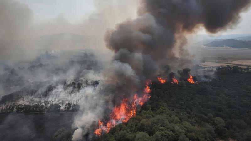 Çanakkale'de alevlerle mücadele devam ediyor