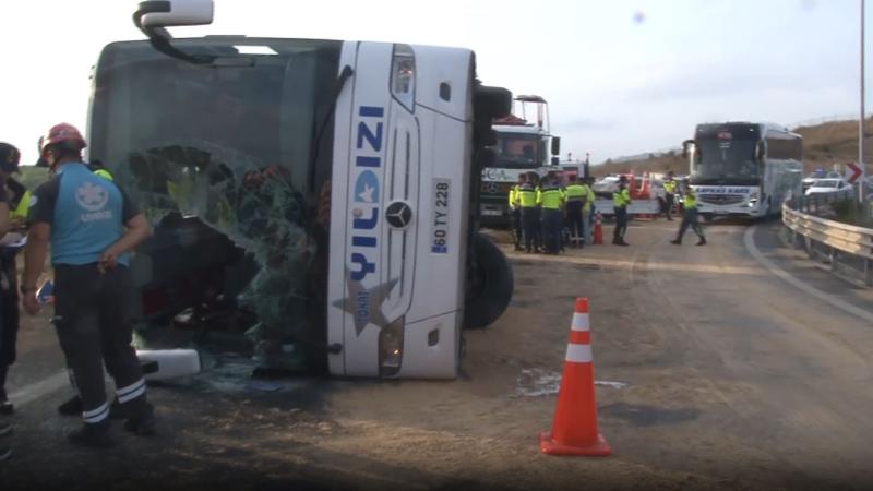 Kuzey Marmara Otoyolu'nda yolcu otobüsü devrildi: 4 ölü, 26 yaralı