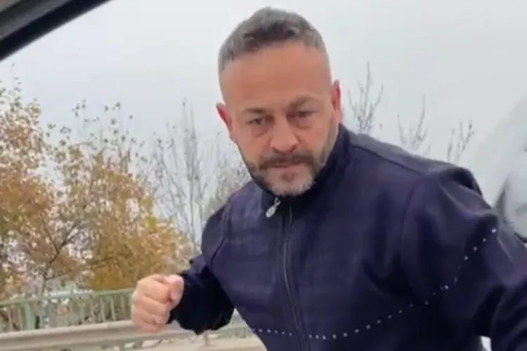 Meclis Uyesini Sikistirip Araci Yumrukladi 1766396369 923 Large