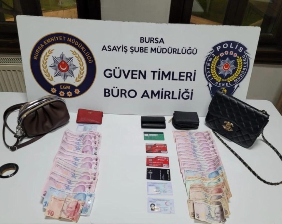 Aw639972 02 698D72B30C483