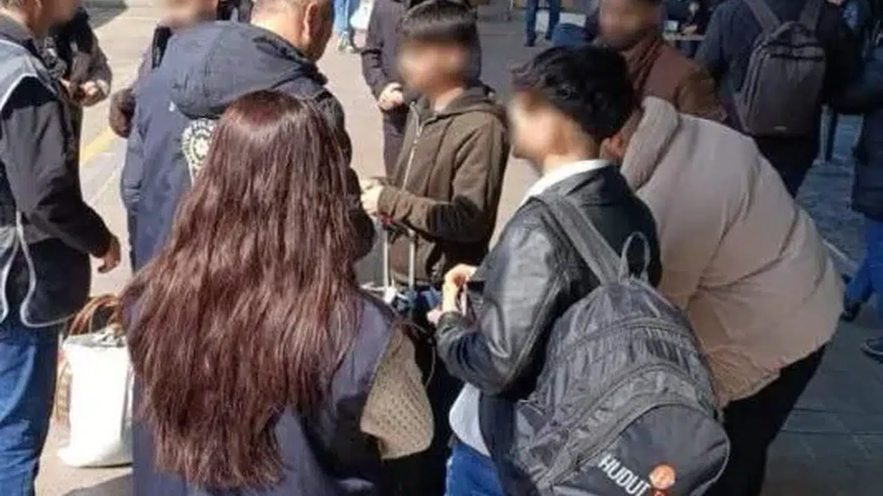 4653 Bursada Kacak Goc Operasyonu 7 Duzensiz Gocmen Yakalandi