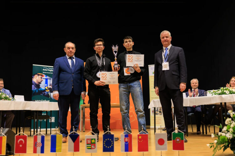 Aw667941 02 1774333559 56 X750