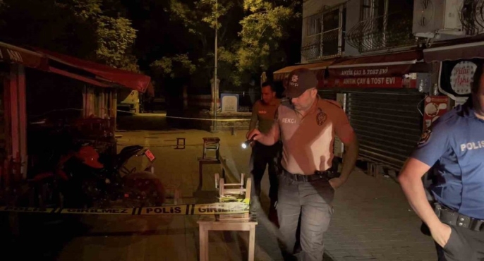 Ev kurşunlandı, mahallede panik yaşandı