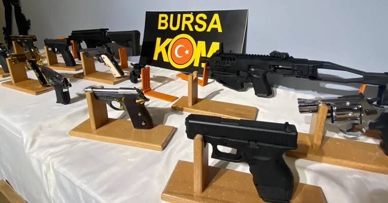 Bursa'da 81 silah ele geçirildi!