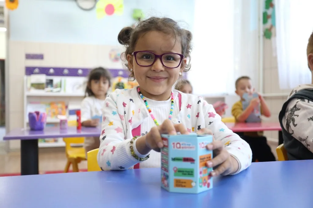 İnegöl’de 27 bin öğrenciye kitap öncesi kumbara sürprizi