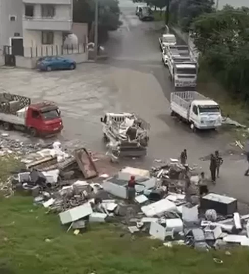 Bursa’da bu görüntüler tepki çekiyor! Mahalle halkı çözüm istiyor