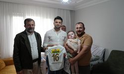 Gürsulu minik taraftara anlamlı ziyaret
