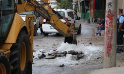 İzmir'de tonlarca su boşa aktı, mahalleli isyan etti