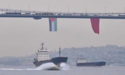 İstanbul Boğazı'ndaki köprülere Filistin bayrakları asıldı