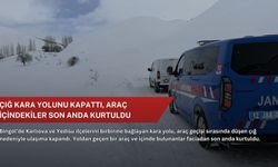 Çığ kara yolunu kapattı, araç içindekiler son anda kurtuldu