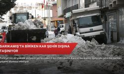 Sarıkamış'ta biriken kar şehir dışına taşınıyor