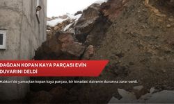 Dağdan kopan kaya parçası evin duvarını deldi