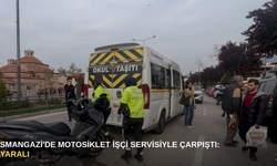 Osmangazi'de motosiklet işçi servisiyle çarpıştı: 2 yaralı