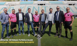 Bursa'da veteran futbolcular dostluk turnuvasında buluştu