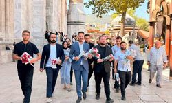 Bursa’da Ak Partili gençlerden Mevlid Kandili'nde anlamlı buluşma