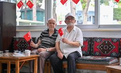 Bursa'da 30 Ağustos huzurevinde coşkuyla kutlandı