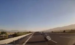 Bursa otobanında akılalmaz olay! Rüzgar portbagajı yerinden söktü