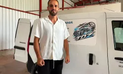 Bursa'da sokak sokak geziyor, ücretsiz araba yıkıyor