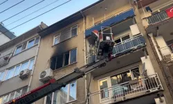 Bursa'da 4 katlı binanın üçüncü katında yangın çıktı