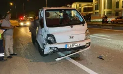 İnegöl'de kamyonetle çarpışan otomobil takla attı