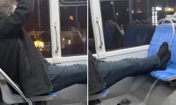 Bursa’da otobüste tepki çeken hareket! Ayakkabılarını çıkarıp ayaklarını koltuğa uzattı
