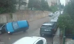 Bursa’da kontrolden çıkan otomobil park halindeki araçlara çarptı!