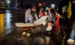 Bursa’da yağmur kazası! Motosiklet devrildi, sürücünün tavırları şaşırttı