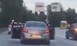 Bursa’da trafikte akılalmaz anlar! Otomobil bu halde ilerledi
