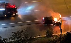 Bursa’da hareket halindeki lüks otomobilde korkutan anlar