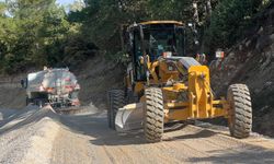 Keles’te üç mahalleyi bağlayan yol genişletiliyor