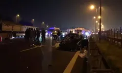 Pendik TEM Otoyolu'nda otomobil yayalara çarptı