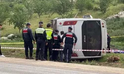 Gaziantep’te yolcu midibüsü devrildi