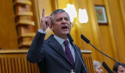 Özgür Özel'den "Yeni Parti" İddialarına Net Yanıt! "CHP'yi Bırakıp Gitmiyoruz"
