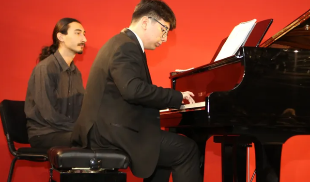 Genç Piyanist Sezer, MEM’de Sahne Aldı
