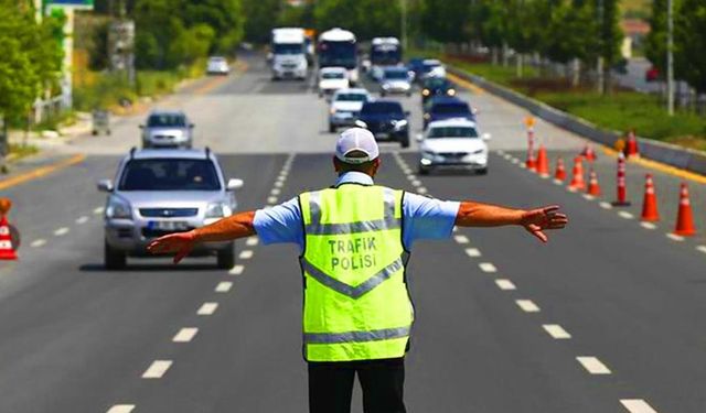 Bayram Trafiğine Sıkı Denetim: 81 İlde Radar, Drone, Gizli Yolcu ve Kısıtlamalar Devrede!