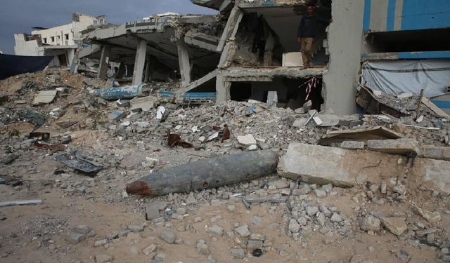 İsrail, Gazze'de 700 binden fazla kişinin sığındığı 256 sığınma merkezini vurdu