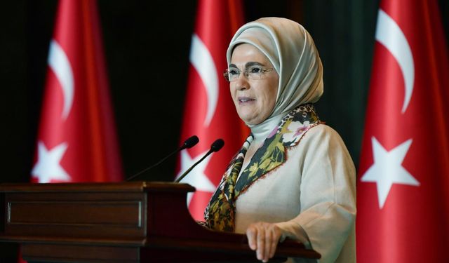 Emine Erdoğan: Hayat, geçmiş ile geleceğin el ele verdiği bir yolculuktur