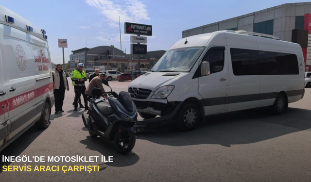 İnegöl'de motosiklet ile servis aracı çarpıştı