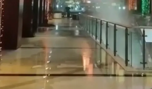 AVM’e Bir anda su altında kaldı