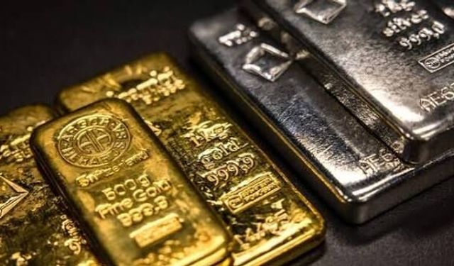 Altın zirveyi koruyamadı, kâr satışları zirveden geri çevirdi