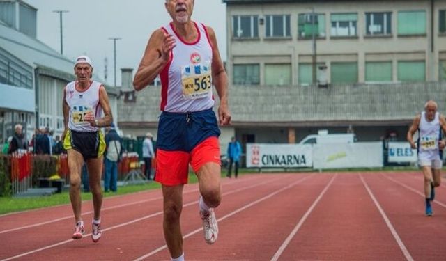 Bursa'nın gururu 80'lik doktor