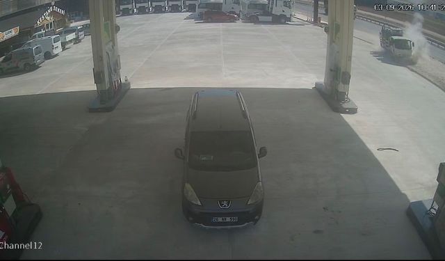 Nilüfer'de kontrolden çıkan kamyonet benzinliğe uçtu