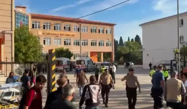 Turgutlu’da okul önünde silahlı saldırı! Öğrenciler yaralandı