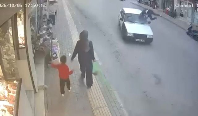 Bursa’da feci kaza! Tofaş otomobil yayaya çarptı