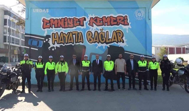 UEDAŞ ve Emniyet Müdürlüğü birlikte yaptı! Bursa’daki trafolarda yeni mesaj