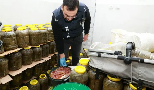 Depoya baskın gibi denetim! Bursa’da 6,5 ton küflü gıda imha edildi