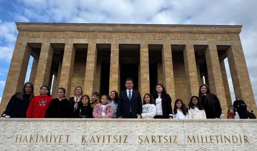 Erkan Aydın, çocuklarla Anıtkabir’i ziyaret etti