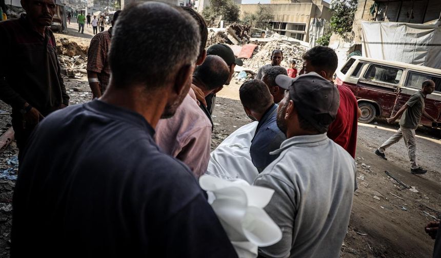 Soykırımcı İsrail'in Gazze'ye saldırılarında can kaybı 61 bini aştı
